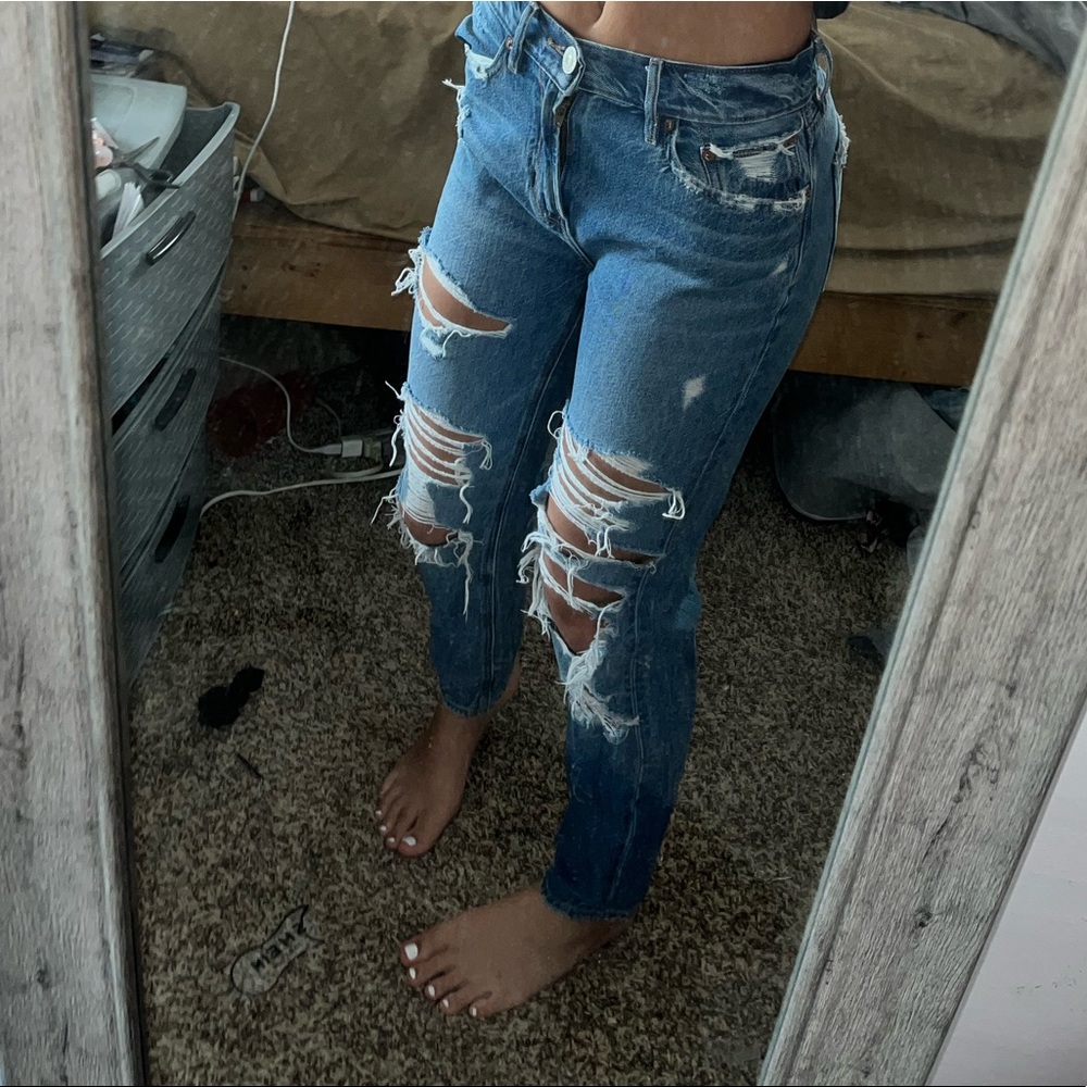 American eagle mom jeans